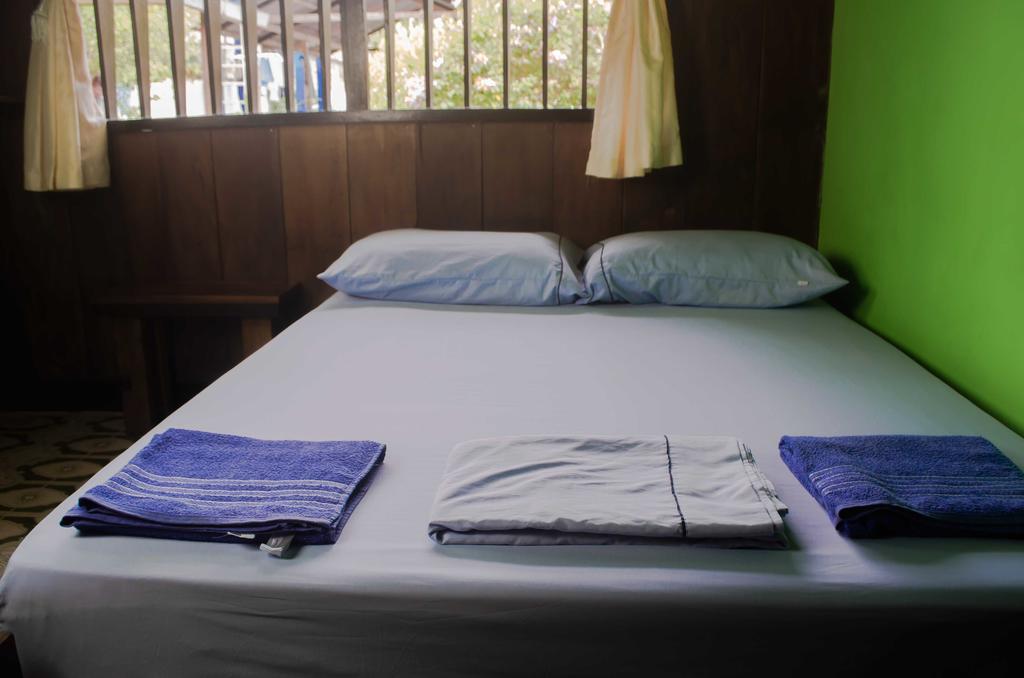 Hostel Casa De Las Palmas Tours Leticia Værelse billede