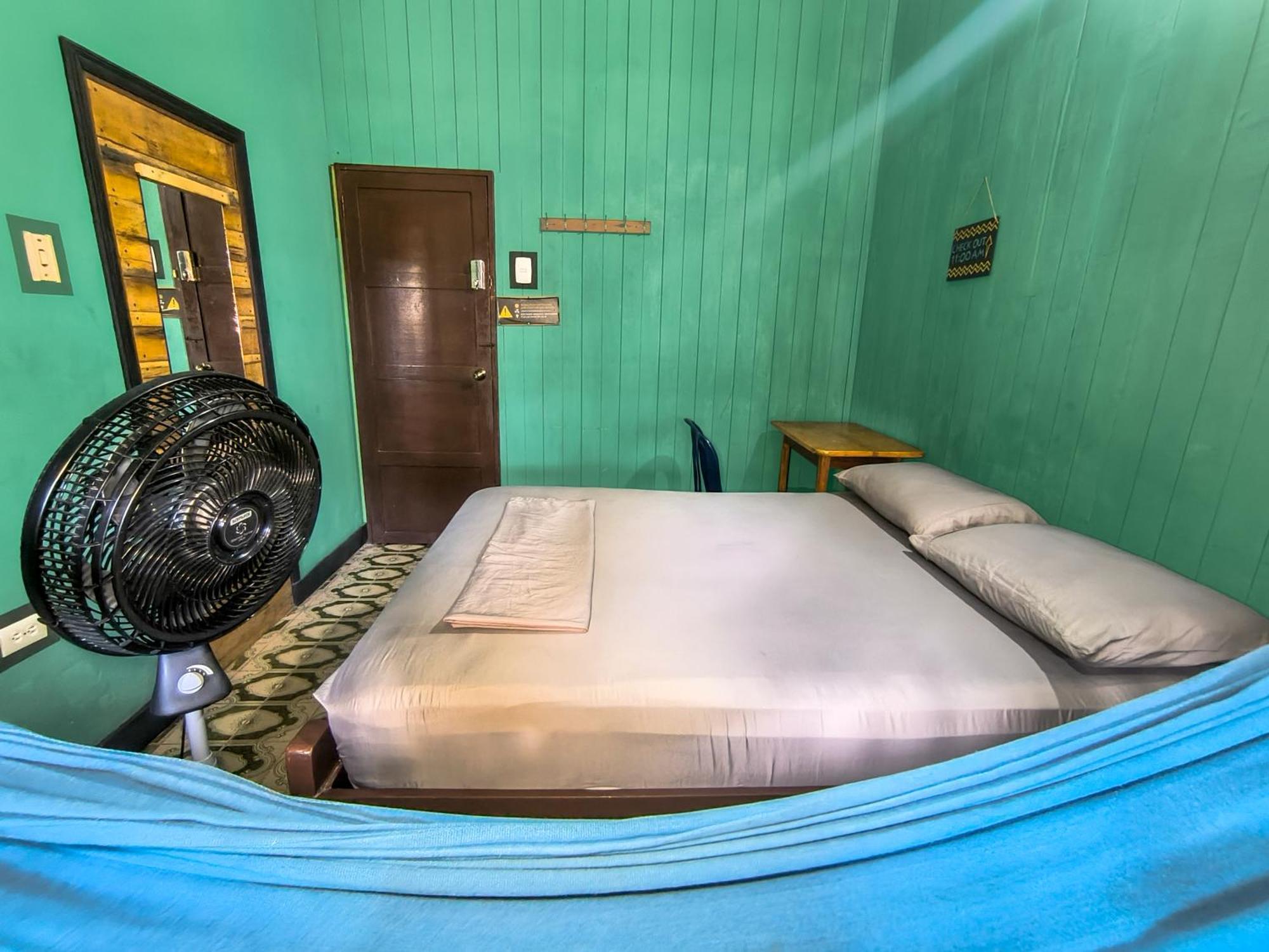 Hostel Casa De Las Palmas Tours Leticia Eksteriør billede