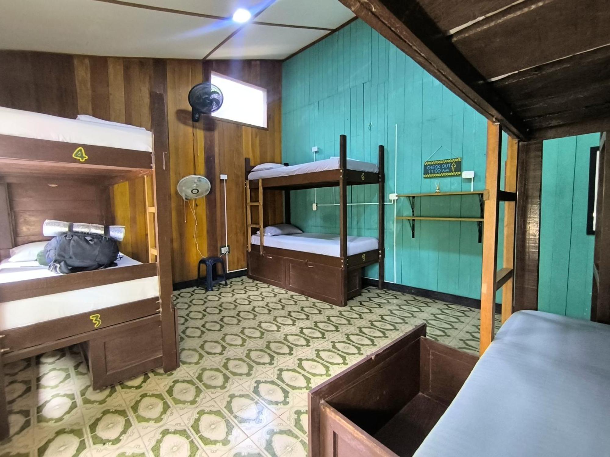 Hostel Casa De Las Palmas Tours Leticia Eksteriør billede