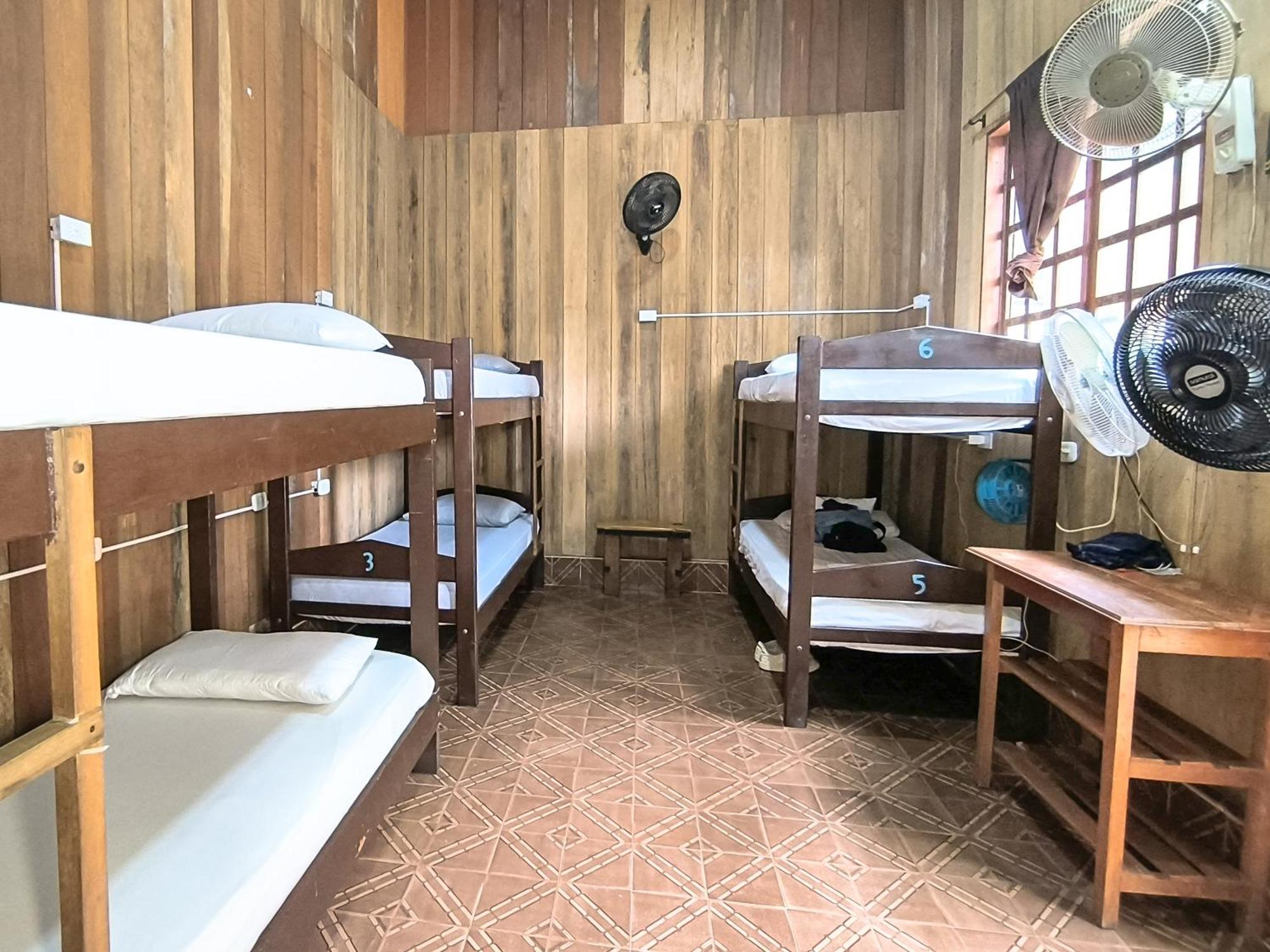 Hostel Casa De Las Palmas Tours Leticia Eksteriør billede