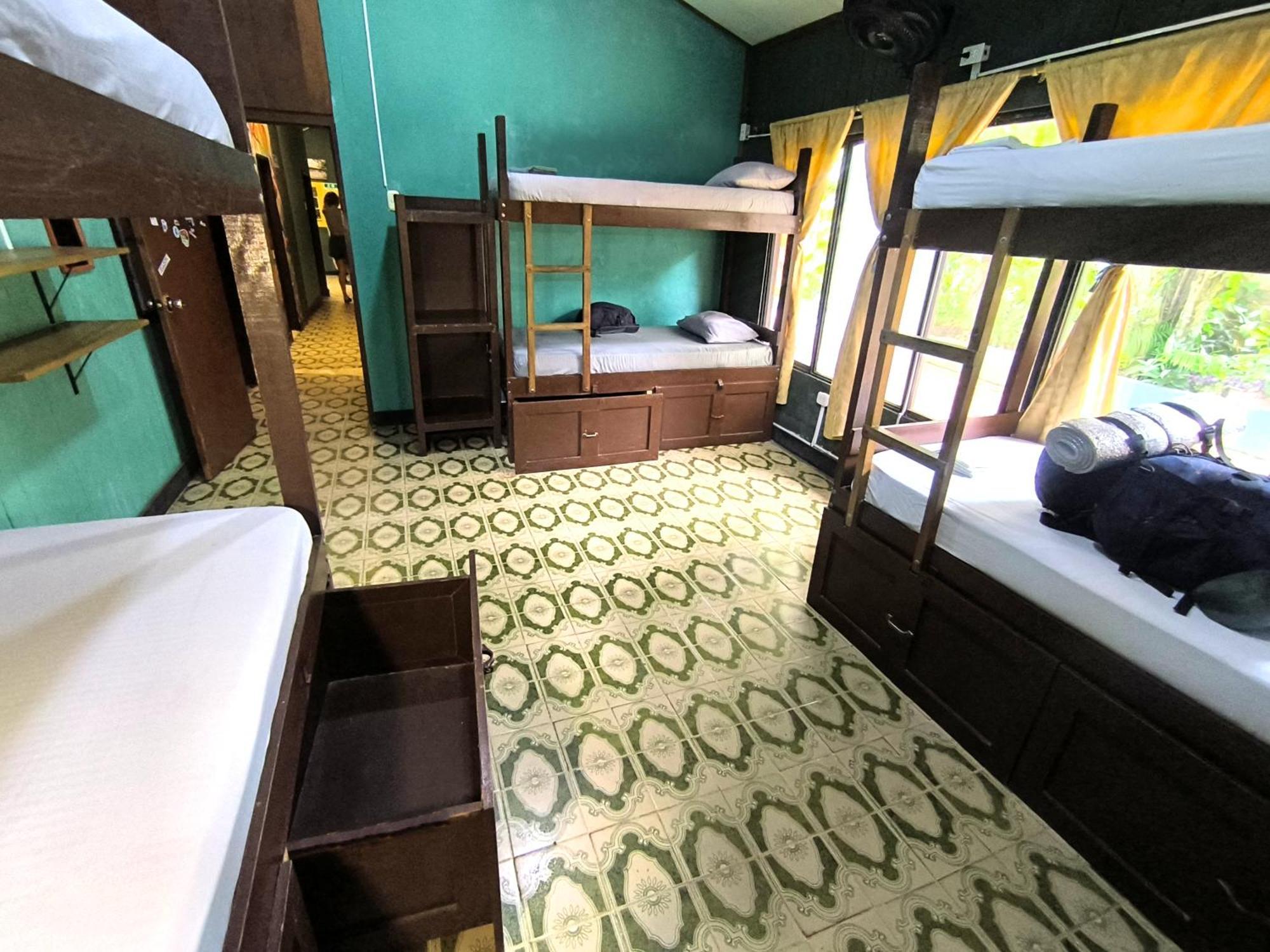 Hostel Casa De Las Palmas Tours Leticia Eksteriør billede